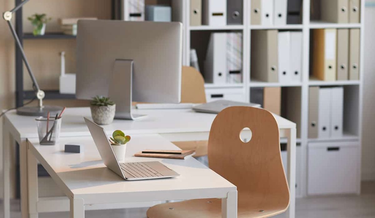 empty-office-interior-U5VZT3U.jpg